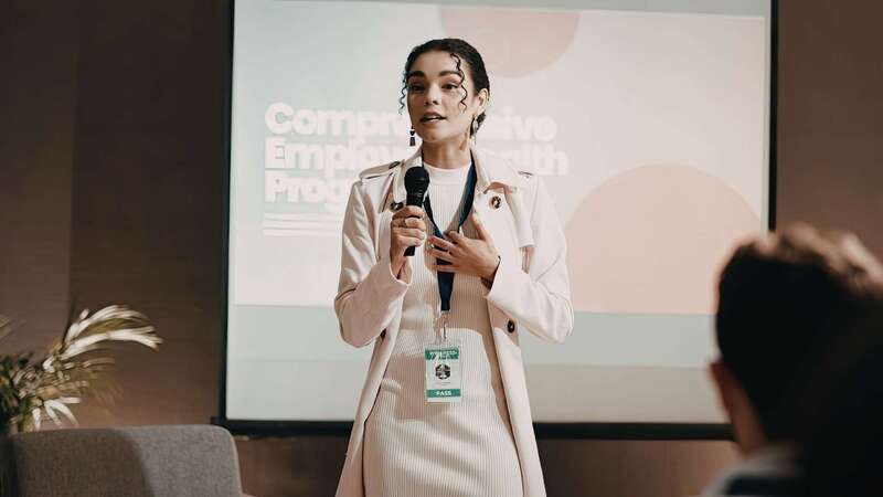 10 Practical Public Speaking Tips for Professionals