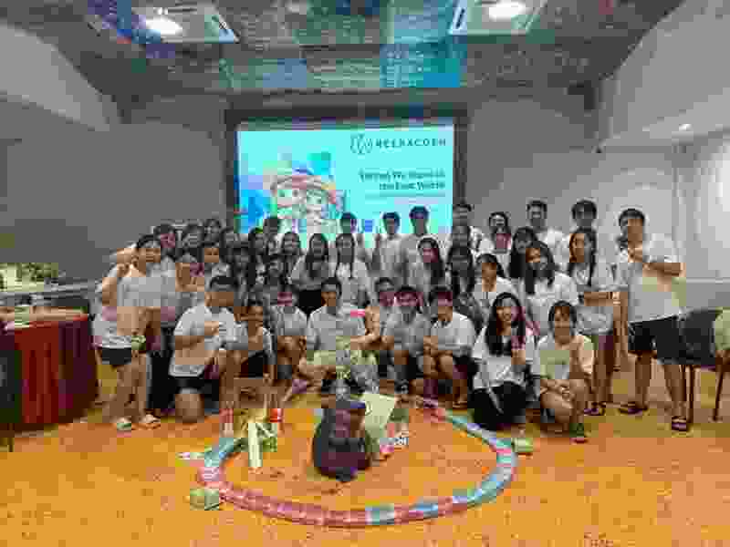 Cherlyn with the Reeracoen Malaysia team