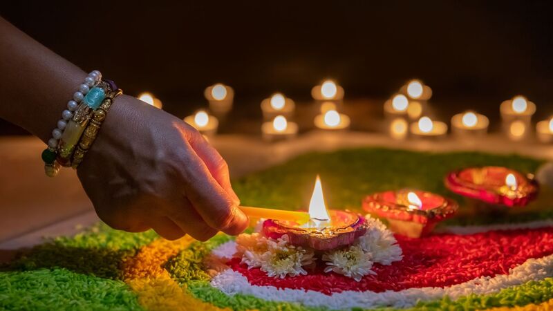 Deepavali Traditions in Malaysia: What Do Malaysians Celebrate During the Festival of Lights?