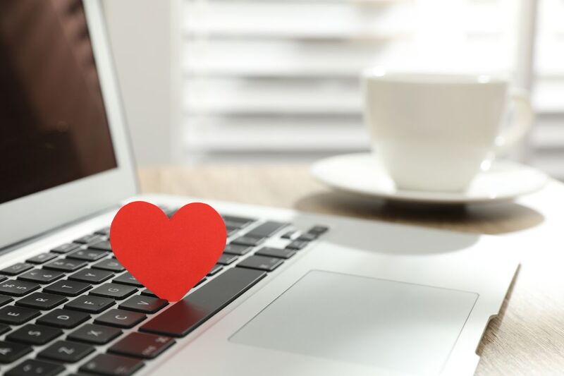 新加坡职场情人节 2026:什么合适、什么有风险,以及 HR 的期望