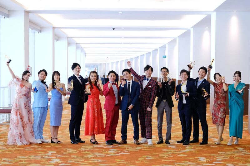 Naito-san with Reeracoen Singapore's Award Winners