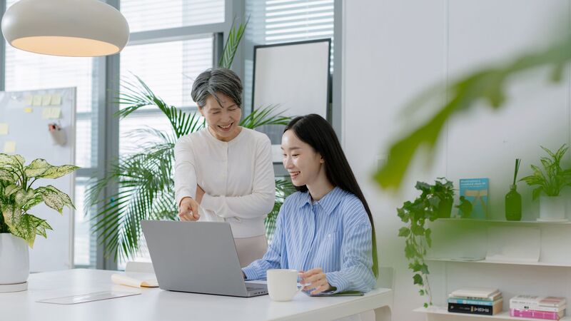 課本沒教的「情境判斷力」!從教師節連假看半導體與製造業的人才傳承與導師制度