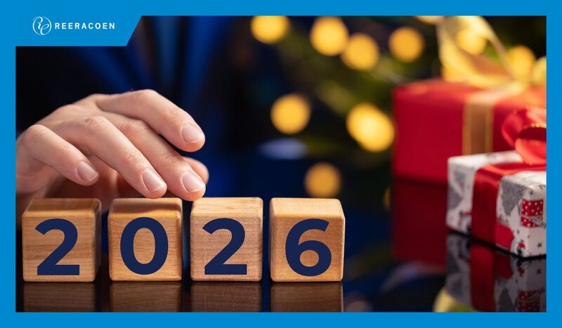 Vietnamese professional journaling year-end reflections and 2026 career intentions